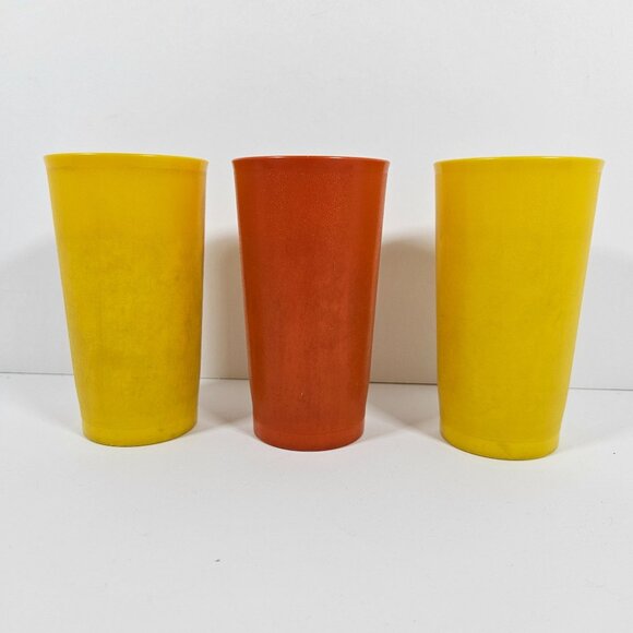 Vintage Tupperware Tumblers Lot Of 9 Yellow & Orange Tall Cups 3 sizes - Picture 5 of 9